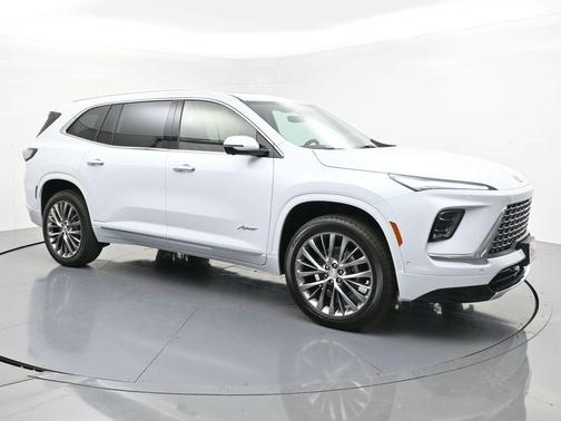 Iridescent White Tricoat 2026 Buick Enclave Avenir FWD