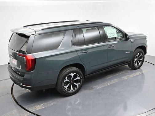 2025 GMC Yukon 4WD AT4