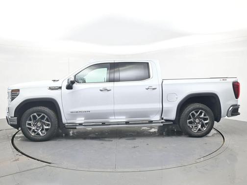 Glacier White Tricoat 2026 GMC Sierra 1500 SLT