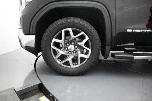 Onyx Black 2022 GMC Sierra 1500 SLT