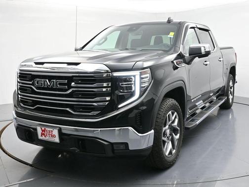 Onyx Black 2022 GMC Sierra 1500 SLT