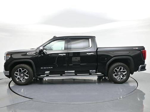 Onyx Black 2022 GMC Sierra 1500 SLT