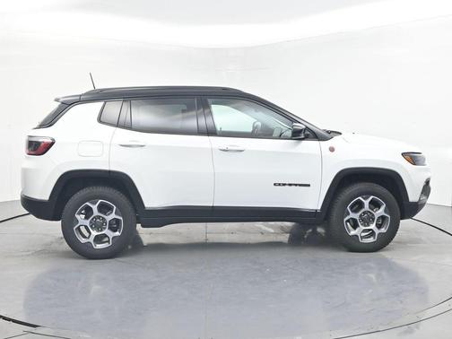 Bright White Clearcoat 2022 Jeep Compass Trailhawk
