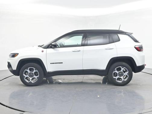 Bright White Clearcoat 2022 Jeep Compass Trailhawk