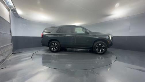 2025 GMC Yukon 4WD AT4