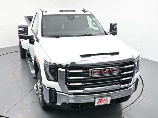 2026 GMC Sierra 3500 SLE