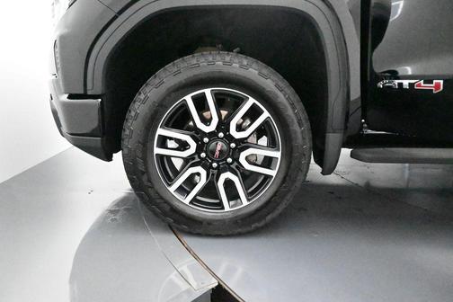 Onyx Black 2024 GMC Sierra 1500 AT4