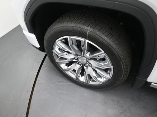 Glacier White Tricoat 2026 GMC Sierra 1500 Denali