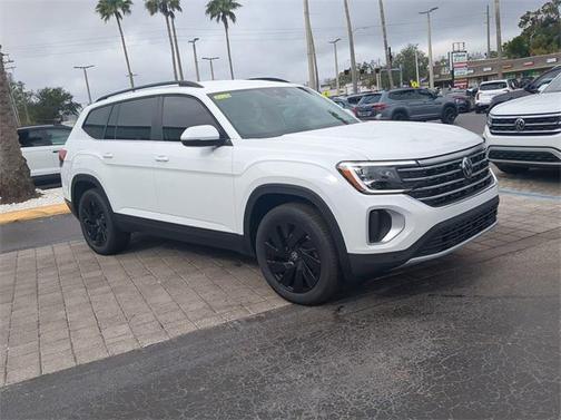 2025 Volkswagen Atlas 2.0T SE w/Technology