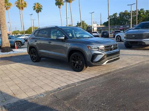 2024 Volkswagen Taos 1.5T SE