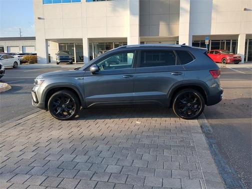 2024 Volkswagen Taos 1.5T SE
