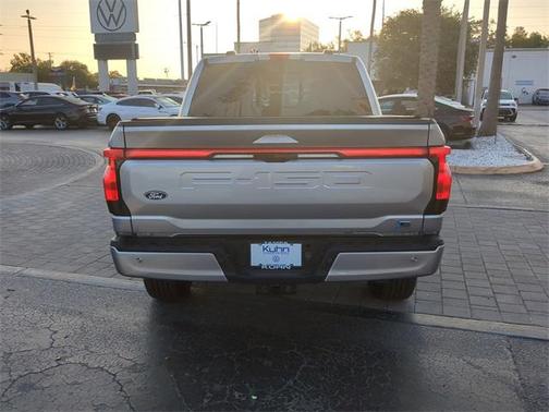 2024 Ford F-150 Lightning LARIAT
