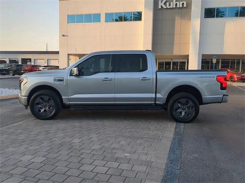 2024 Ford F-150 Lightning LARIAT