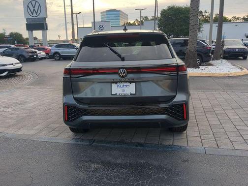 2025 Volkswagen Tiguan 2.0T SE R-Line Black