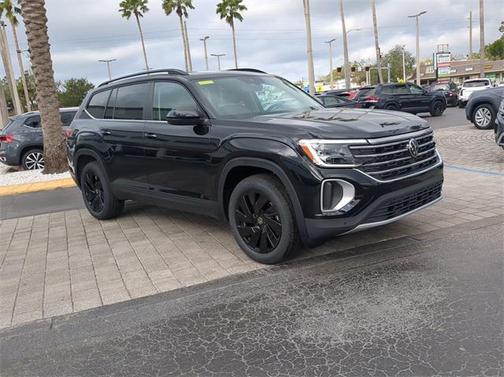 2025 Volkswagen Atlas 2.0T SE w/Technology