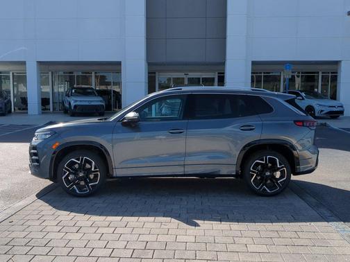 Platinum Gray Metallic 2027 Volkswagen Tiguan 2.0T SEL R-Line 4MOTION