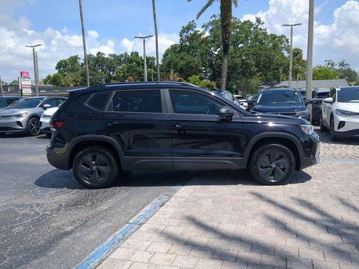Deep Black Pearl 2025 Volkswagen Taos 1.5T S