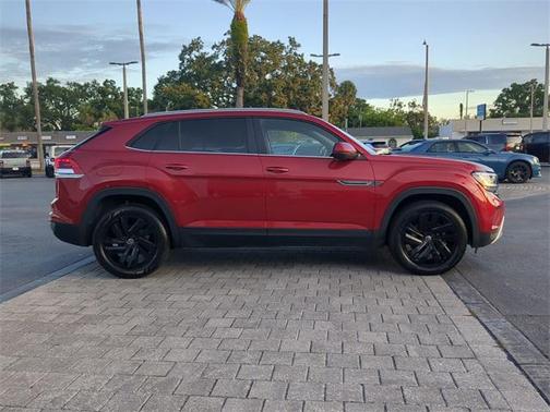 2022 Volkswagen Atlas Cross Sport 2.0T SE w/Technology