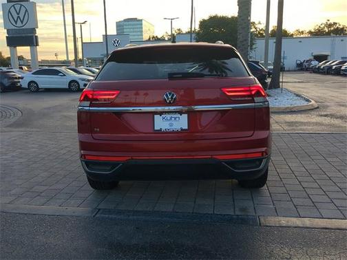 2022 Volkswagen Atlas Cross Sport 2.0T SE w/Technology