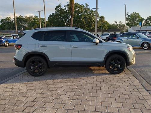 2025 Volkswagen Taos 1.5T SEL