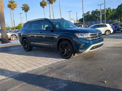 2022 Volkswagen Atlas 3.6L SE w/Technology