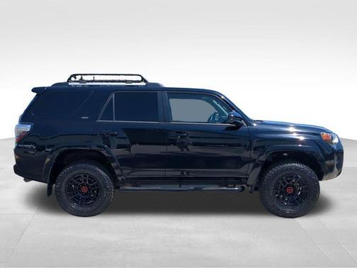 Midnight Black Metallic 2019 Toyota 4Runner SR5
