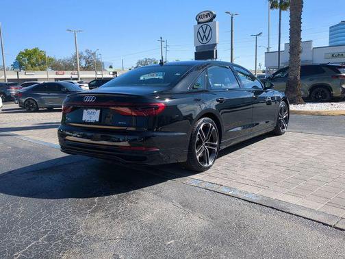 2025 Audi A8 L 55 (Tiptronic)