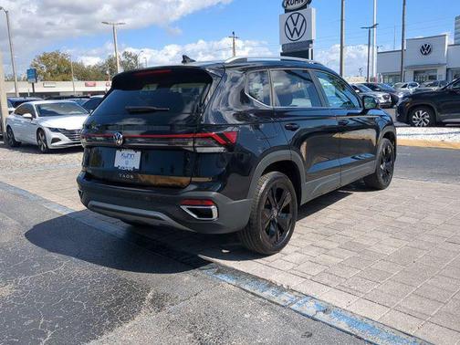 2025 Volkswagen Taos 1.5T SE