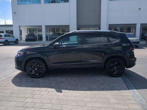 2025 Volkswagen Taos 1.5T SE