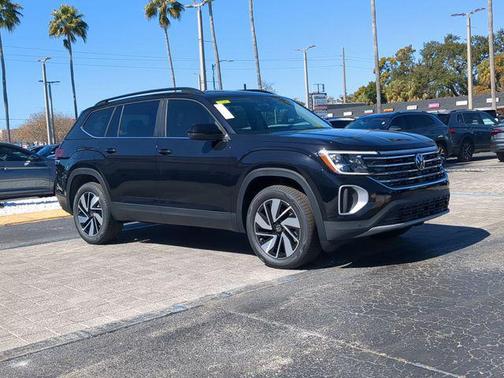 Deep Black Pearl 2026 Volkswagen Atlas 2.0T SE w/Technology