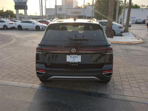 2025 Volkswagen Taos 1.5T SE