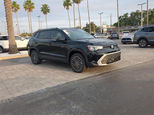 2025 Volkswagen Taos 1.5T SE