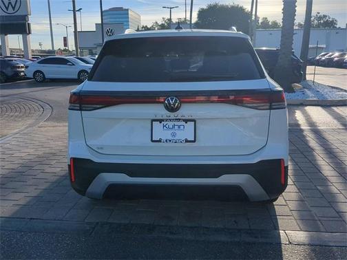 2025 Volkswagen Tiguan 2.0T SE