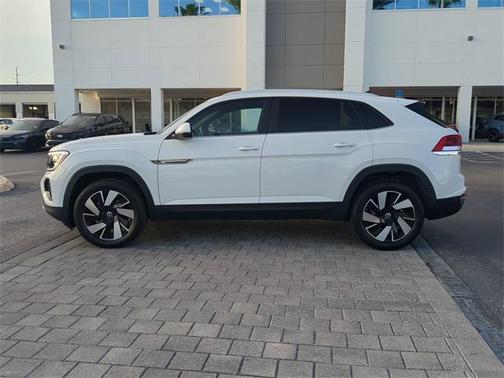 2025 Volkswagen Atlas Cross Sport 2.0T SE w/Technology