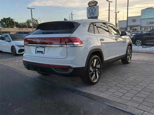 2025 Volkswagen Atlas Cross Sport 2.0T SE w/Technology