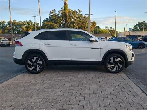 2025 Volkswagen Atlas Cross Sport 2.0T SE w/Technology