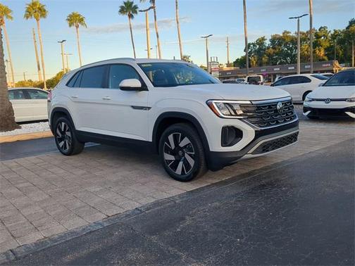 2025 Volkswagen Atlas Cross Sport 2.0T SE w/Technology