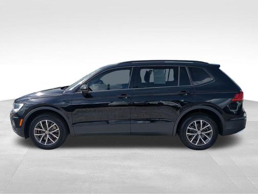 Deep Black Pearl 2021 Volkswagen Tiguan 2.0T S