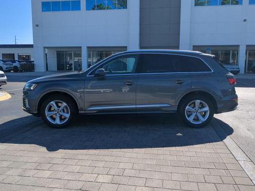 2024 Audi Q7 45 Premium Plus