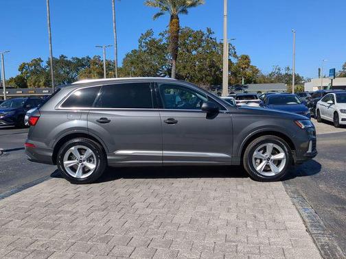 2024 Audi Q7 45 Premium Plus