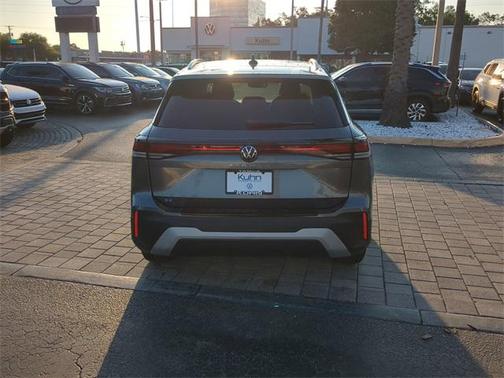 2025 Volkswagen Tiguan 2.0T SE