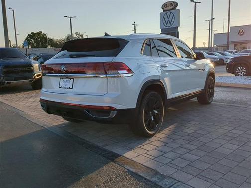 2026 Volkswagen Atlas Cross Sport 2.0T SE w/Technology