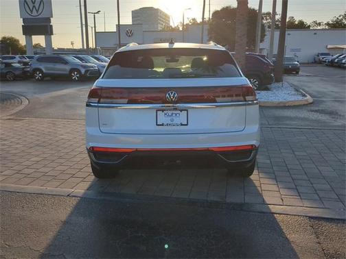 2026 Volkswagen Atlas Cross Sport 2.0T SE w/Technology
