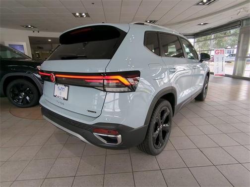 2025 Volkswagen Taos 1.5T SEL