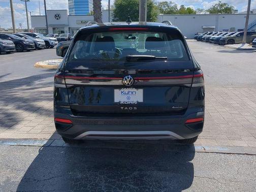 Deep Black Pearl 2025 Volkswagen Taos 1.5T S