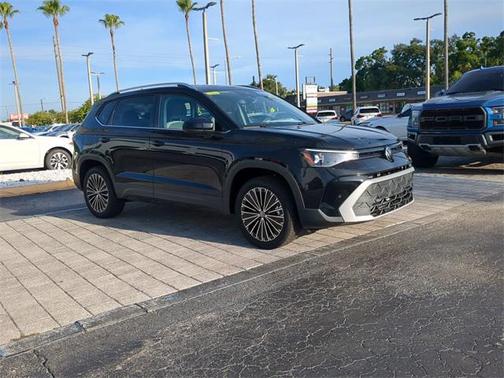 2025 Volkswagen Taos 1.5T SE