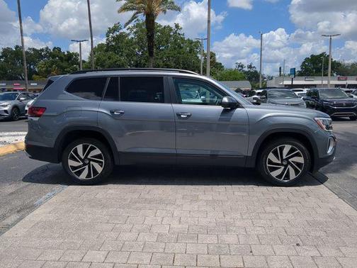 Platinum Gray Metallic 2024 Volkswagen Atlas 2.0T SE w/Technology 4MOTION