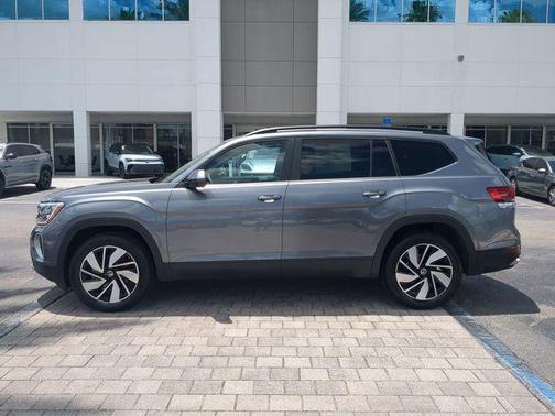 Platinum Gray Metallic 2024 Volkswagen Atlas 2.0T SE w/Technology 4MOTION
