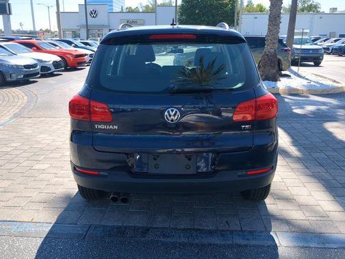 Night Blue Metallic 2016 Volkswagen Tiguan S