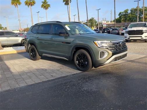 2025 Volkswagen Atlas 2.0T Peak Edition